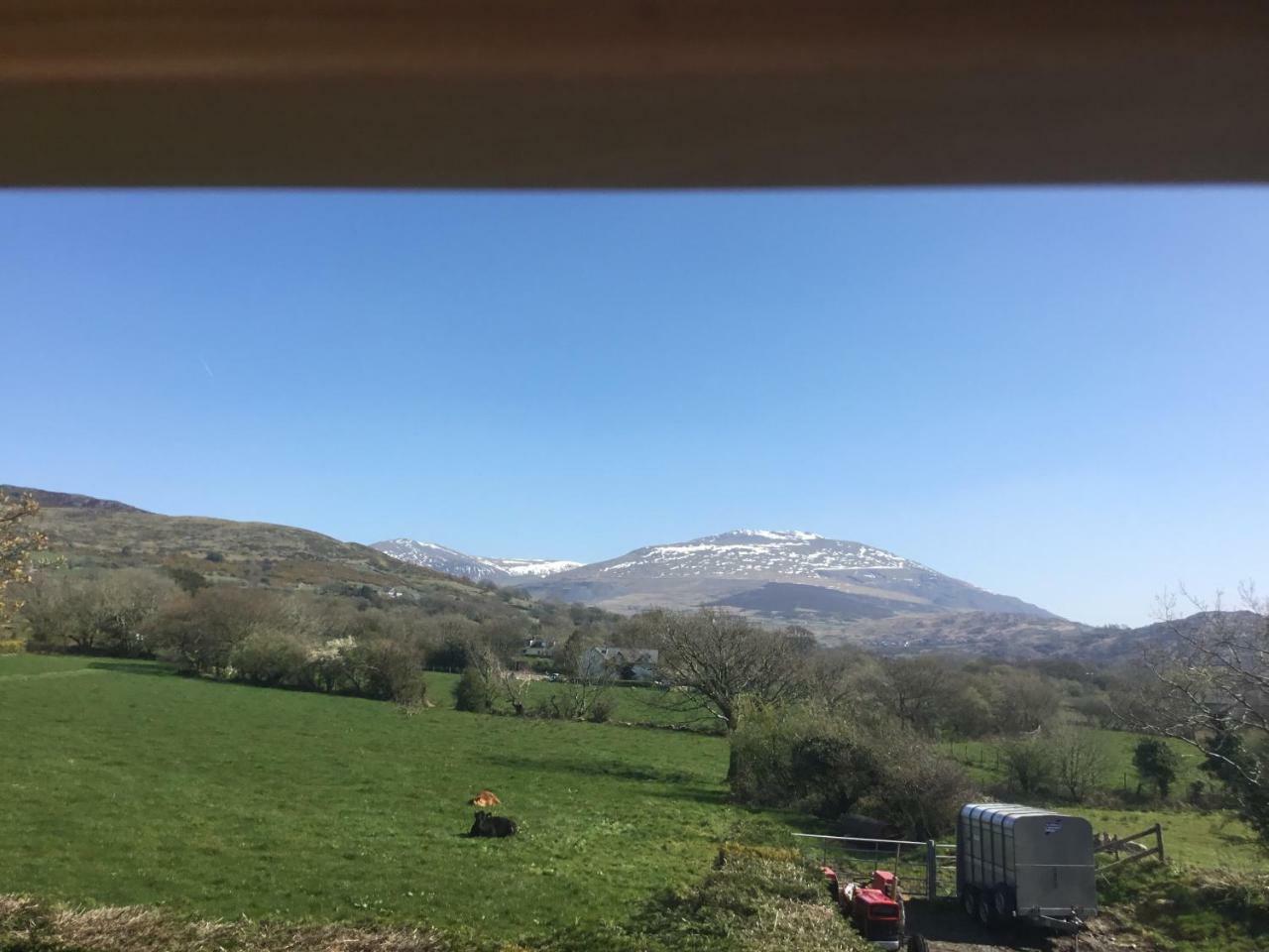 Tyddyn Perthi Farm Villa Llanberis Exterior photo